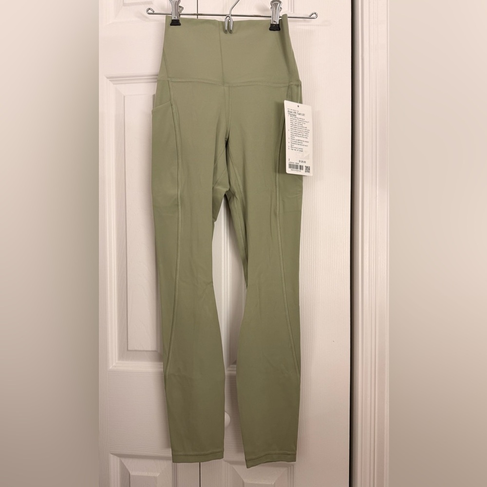 Lululemon Align HR Tight 25"
*Pockets